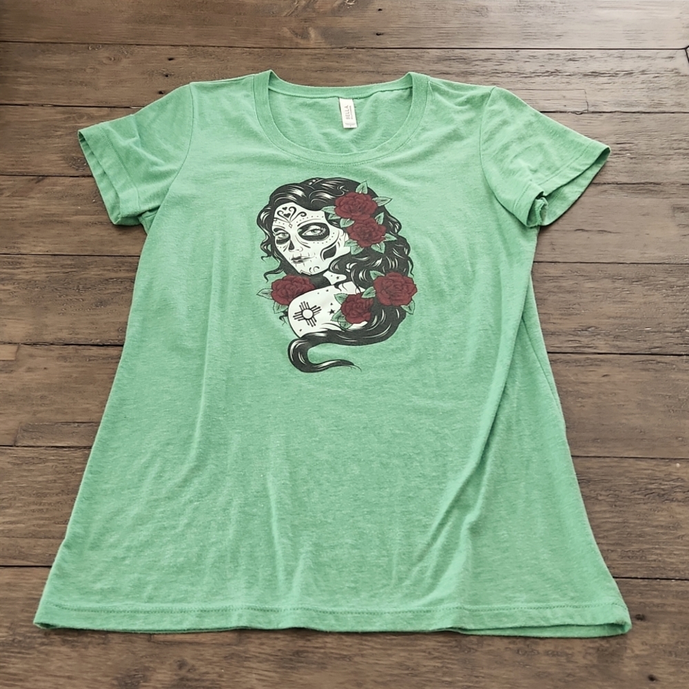 Green Graphic Tee Size Large